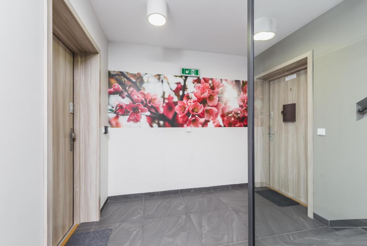 Blossom - Old Town Residence - By Upstairs Cracóvia Exterior foto